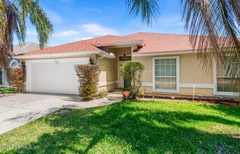 2471 Coachman Lakes Dr in Jacksonville, FL - Building Photo - Building Photo
