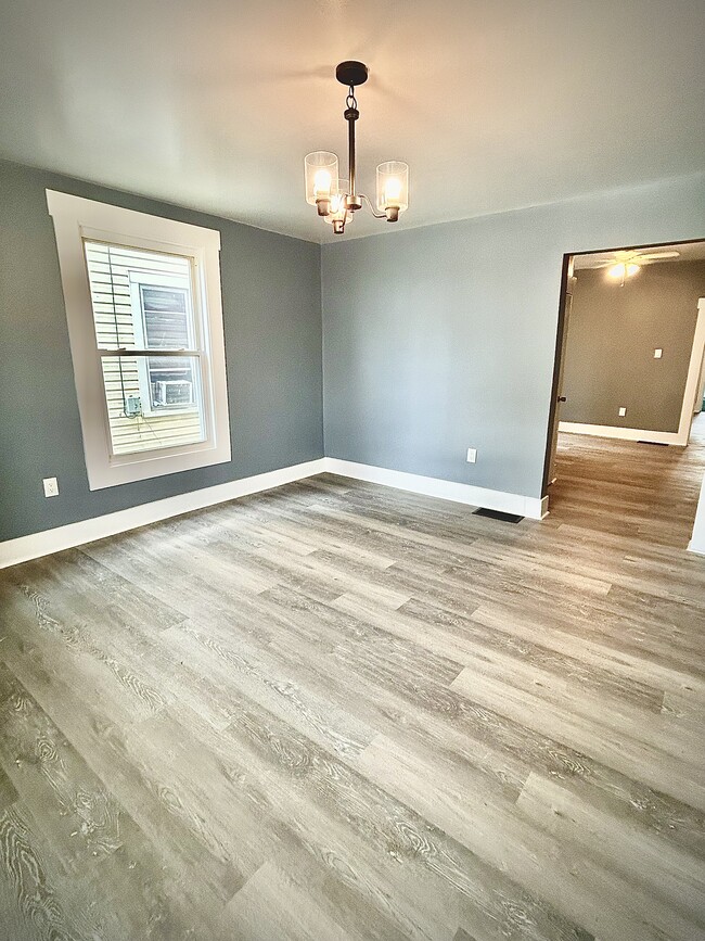 property at 309 N 1st St