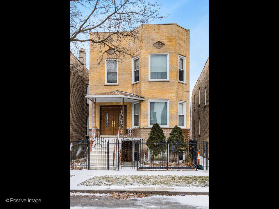 1123 N Monticello Ave in Chicago, IL - Building Photo