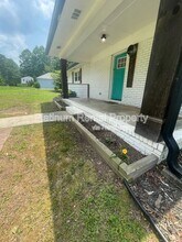 2216 Shancey Ln in Atlanta, GA - Foto de edificio - Building Photo
