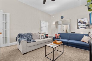 367 Middle St, Unit 1 in Portsmouth, VA - Building Photo