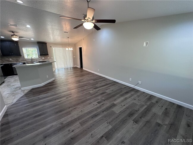 8397 N Wallingford Ave in Citrus Springs, FL - Foto de edificio - Building Photo