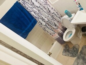 838 NW 98th St in Miami, FL - Foto de edificio - Building Photo