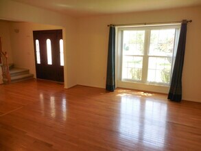 3020 Gallinger Dr in Ann Arbor, MI - Building Photo - Building Photo