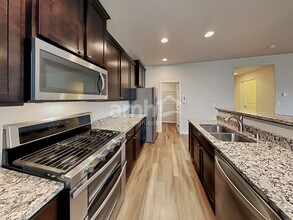 2665 Link Ave in Enumclaw, WA - Building Photo - Building Photo