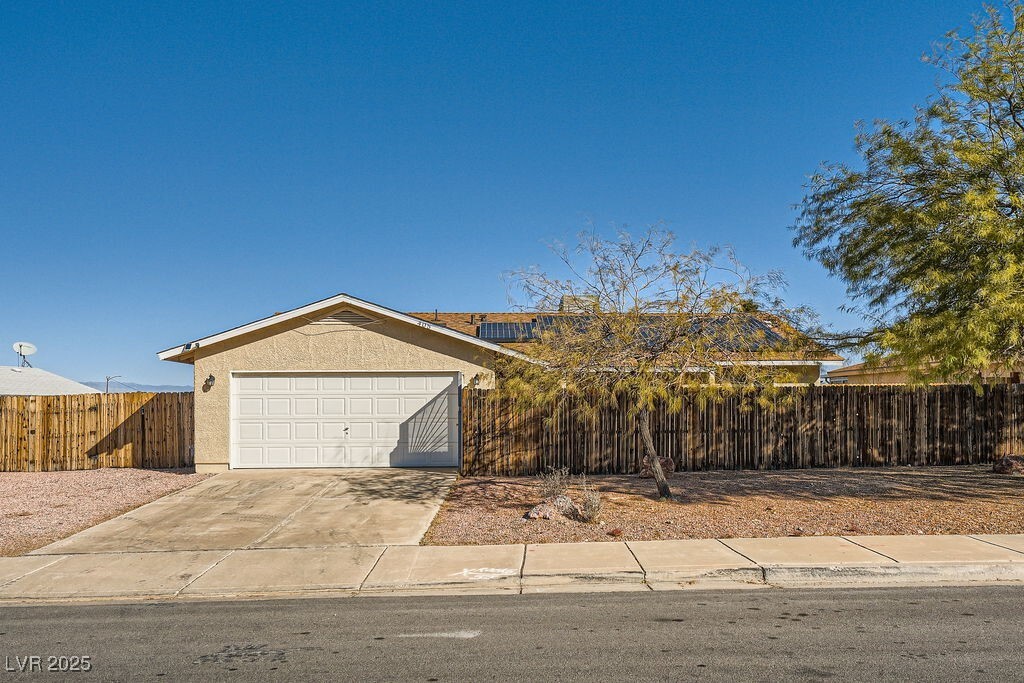 405 Pumpkin Way in Henderson, NV - Building Photo