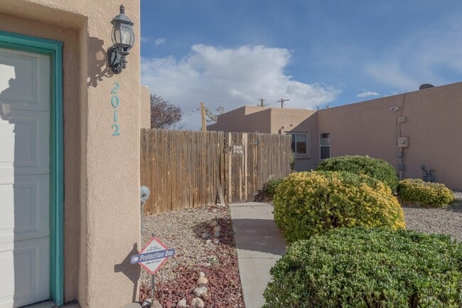2012 Camino Contento NW in Albuquerque, NM - Building Photo - Building Photo