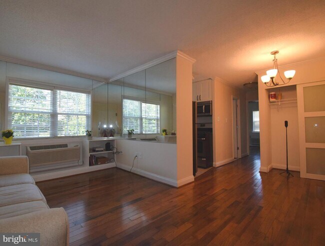 2241 Farrington Ave-Unit -303 in Alexandria, VA - Building Photo - Building Photo