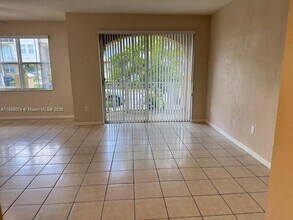 8964 W Flagler St in Miami, FL - Building Photo - Building Photo