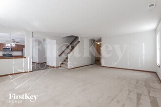 1117 Central Park Blvd N, Unit 0110 in Greenwood, IN - Foto de edificio - Building Photo