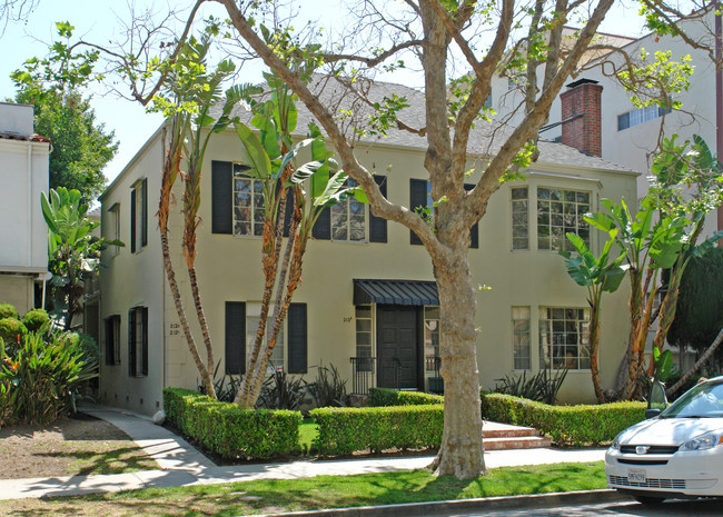 212 S Rexford Dr in Beverly Hills, CA - Building Photo - Building Photo