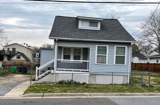 6308 61st Pl in Riverdale, MD - Foto de edificio - Building Photo