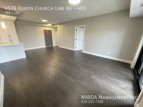 4578 Huron Church Line Rd in Lasalle, ON - Building Photo - Building Photo