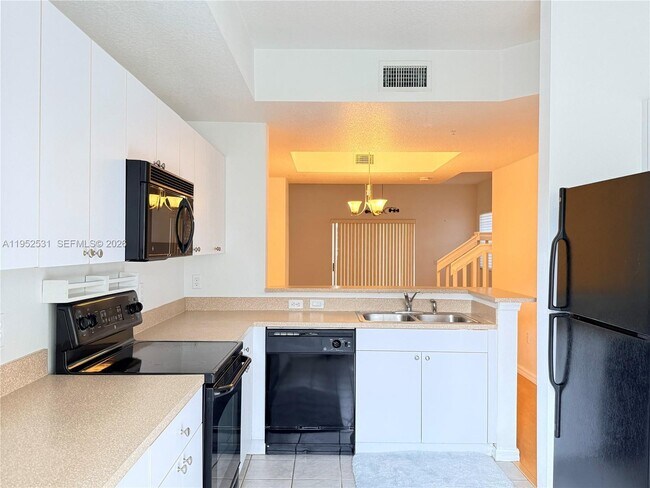 8940 NE 8th Ave in Miami Shores, FL - Building Photo - Building Photo