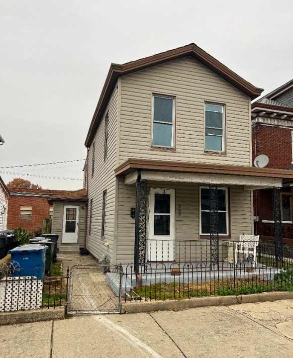 509 7th Ave in Dayton, KY - Foto de edificio