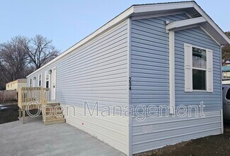 725 S 12th St in Bismarck, ND - Foto de edificio - Building Photo