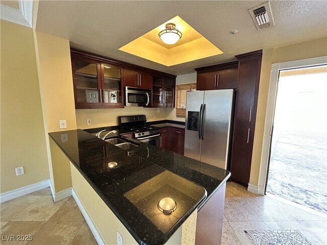 220 E Flamingo Rd in Las Vegas, NV - Building Photo - Building Photo