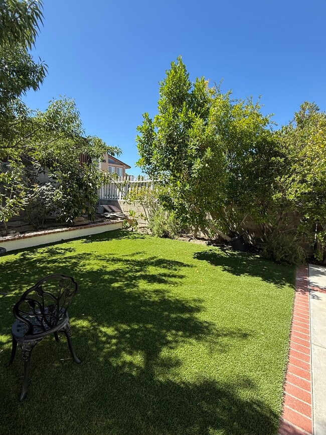 property at 22972 Avenue San Luis