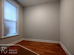 3542 N Halsted St, Unit 3 in Chicago, IL - Foto de edificio - Building Photo