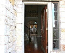 7617 Menler Dr in Austin, TX - Building Photo - Building Photo