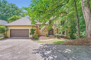 110 Boulder Dr in Roswell, GA - Building Photo