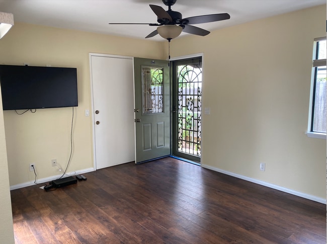 property at 3852 Polly Ln