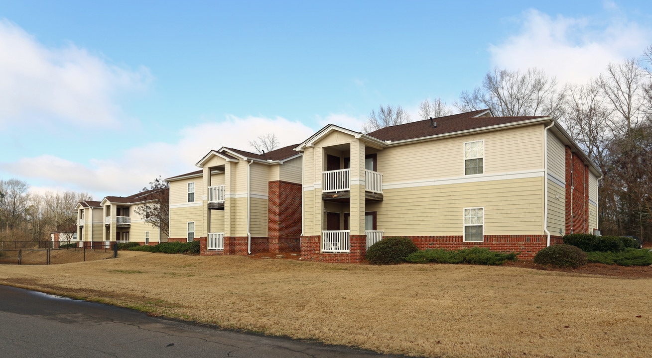 Holly Brook in Edgefield, SC - Building Photo