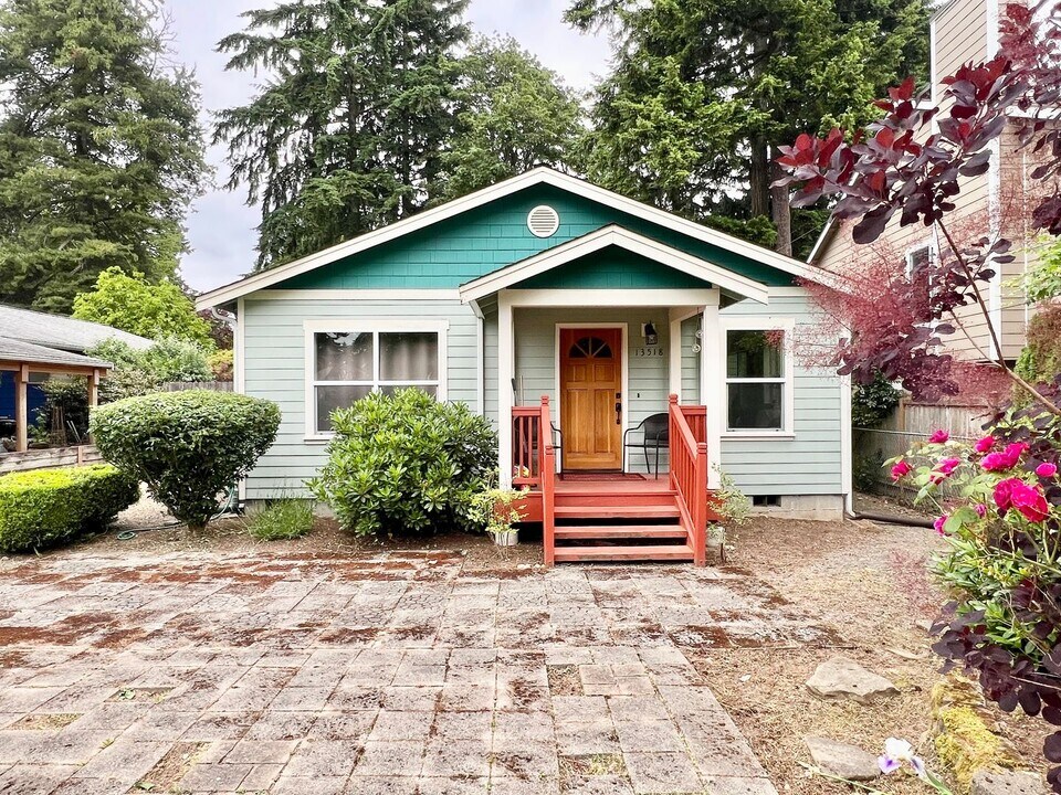 13518 Densmore Ave N in Seattle, WA - Building Photo