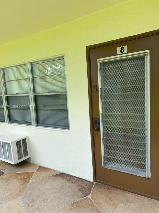 8 Mansfield Dr in Boca Raton, FL - Building Photo - Building Photo