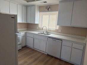 1519 St James Dr in Los Banos, CA - Building Photo - Building Photo