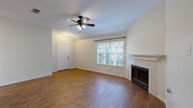 2309 Carnation Ct in College Station, TX - Foto de edificio - Building Photo