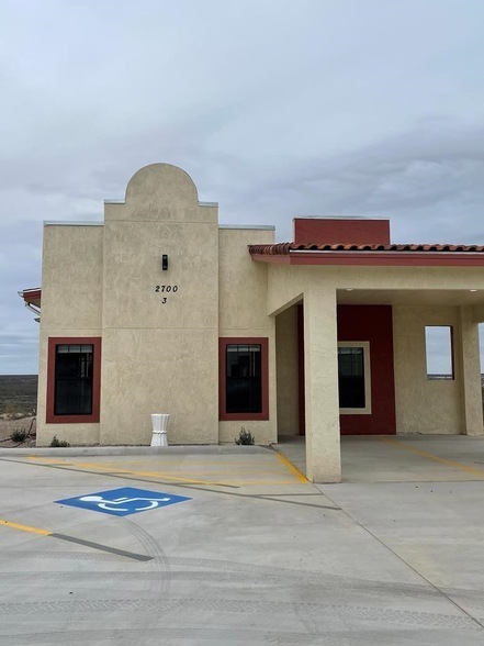 2700 Crown Hill Drive, Unit 1 in Eagle Pass, TX - Building Photo - Building Photo