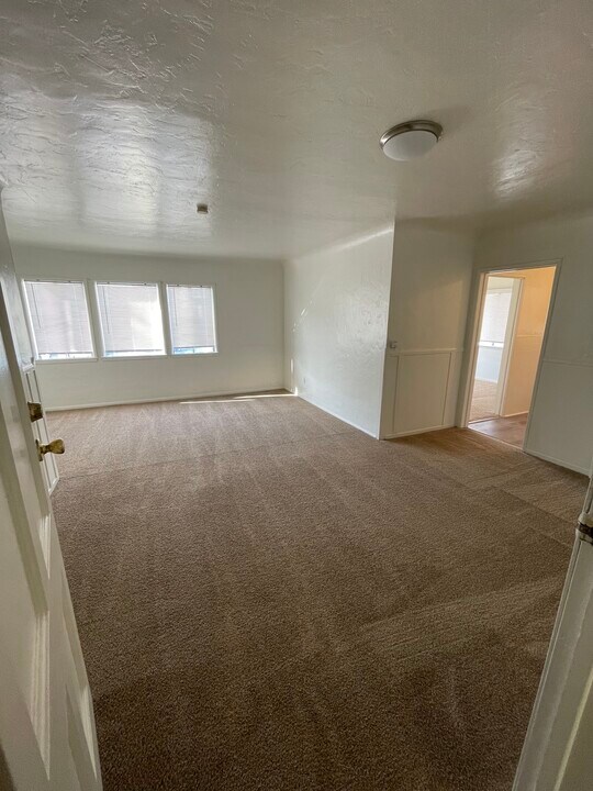 15816 Hawthorne Blvd in Lawndale, CA - Foto de edificio