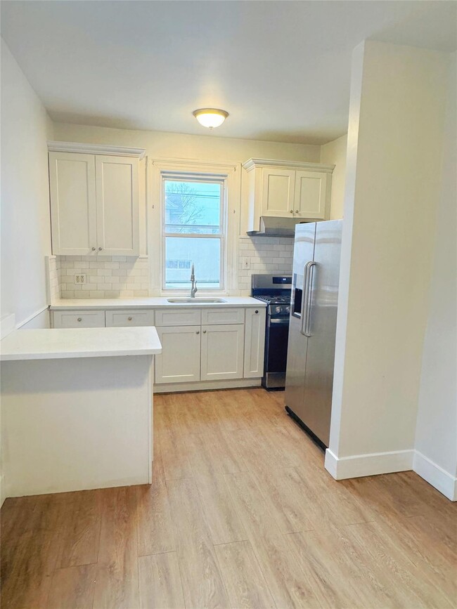 67 Coles St in Glen Cove, NY - Building Photo - Building Photo