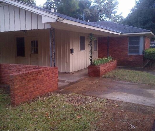 5761 Anniston Ave in Shreveport, LA - Building Photo - Building Photo