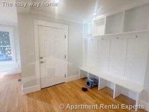 37 Governor Winthrop Rd in Somerville, MA - Building Photo - Building Photo