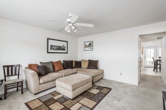 Regency Court Apartments in Bloomington, IN - Building Photo - Building Photo