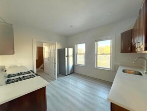 14 Stanford Ter, Unit 2 in Somerville, MA - Building Photo - Building Photo