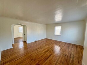 3734 Capitol Ave in Warren, MI - Building Photo - Building Photo