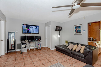 4830 SW 27th Ave in Fort Lauderdale, FL - Building Photo - Building Photo