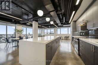 333 University Ave in Kingston, ON - Building Photo - Building Photo