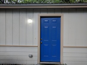 3304 Phyllis St, Unit Apt 2 in Jacksonville, FL - Foto de edificio - Building Photo