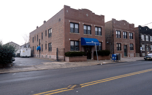 377 Danforth Ave in Jersey City, NJ - Building Photo - Building Photo