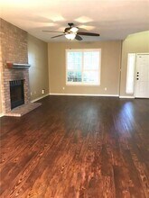 5910 Blanco River Pass in Austin, TX - Foto de edificio - Building Photo