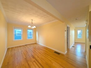51 Beacon St, Unit 2 in Somerville, MA - Building Photo - Building Photo