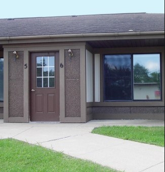 Oak Leaf Manor in Lewiston, MI - Building Photo