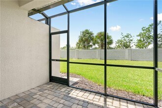 4160 Bisque Ln in Ft. Myers, FL - Foto de edificio - Building Photo
