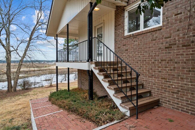 642 Azalea Dr in Vass, NC - Foto de edificio - Building Photo