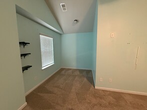 1050 Mcconaughy Ct in Mcdonough, GA - Foto de edificio - Building Photo