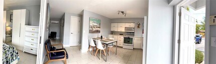 1705 N Riverside Dr, Unit 2 in Pompano Beach, FL - Building Photo - Building Photo